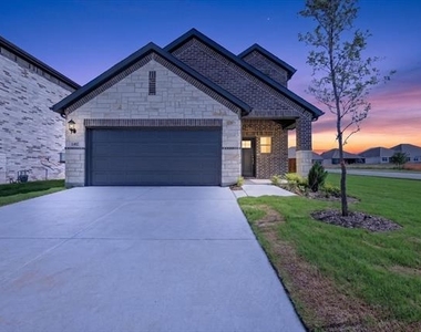 1402 Bridgestone Drive - Photo Thumbnail 23