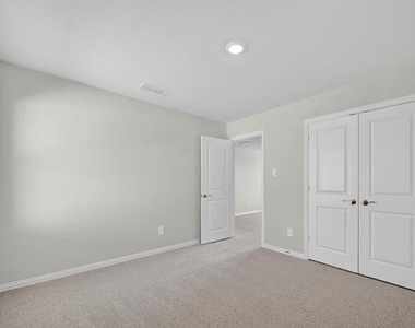1402 Bridgestone Drive - Photo Thumbnail 15