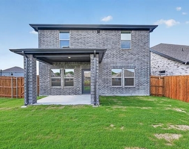 1402 Bridgestone Drive - Photo Thumbnail 24