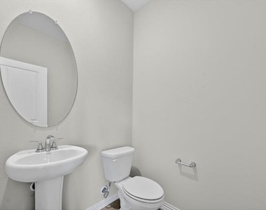 1402 Bridgestone Drive - Photo Thumbnail 6
