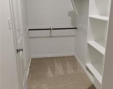 4812 Sagerun Drive - Photo Thumbnail 11