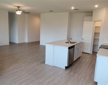 4812 Sagerun Drive - Photo Thumbnail 6