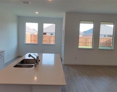 4812 Sagerun Drive - Photo Thumbnail 4