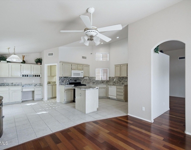15251 W Verde Lane - Photo Thumbnail 9