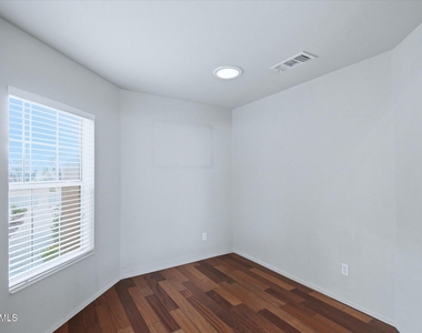 15251 W Verde Lane - Photo Thumbnail 13