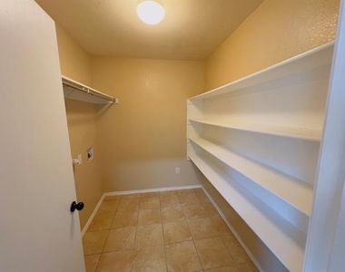 1031 Johnson City Avenue - Photo Thumbnail 16