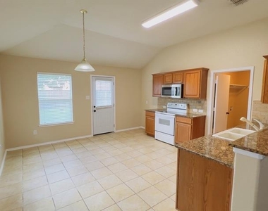 1031 Johnson City Avenue - Photo Thumbnail 14