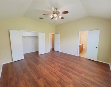1031 Johnson City Avenue - Photo Thumbnail 11