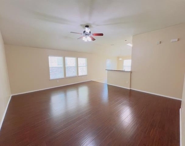 1031 Johnson City Avenue - Photo Thumbnail 7