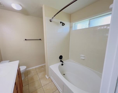 1031 Johnson City Avenue - Photo Thumbnail 13