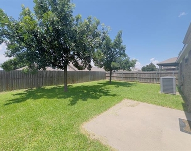 1031 Johnson City Avenue - Photo Thumbnail 17