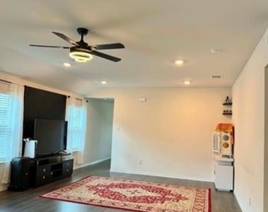 3909 Kipling Drive - Photo Thumbnail 4