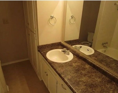 5212 Cordova Avenue - Photo Thumbnail 8