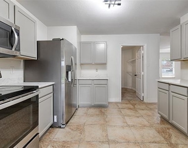 2629 Terrace Drive - Photo Thumbnail 5