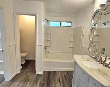 9324 Warren Drive - Photo Thumbnail 5