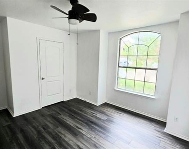 9324 Warren Drive - Photo Thumbnail 8
