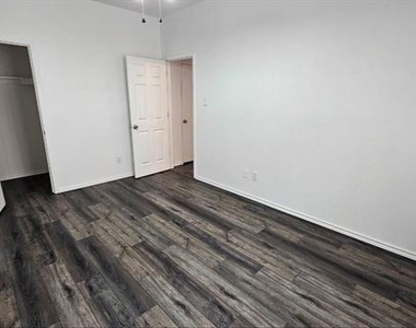 9324 Warren Drive - Photo Thumbnail 13