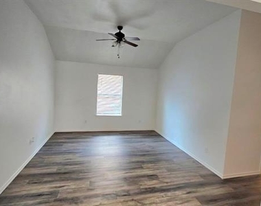 9324 Warren Drive - Photo Thumbnail 7