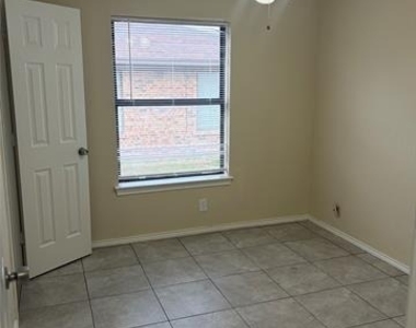 508 Matt Lane - Photo Thumbnail 6