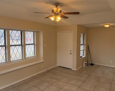508 Matt Lane - Photo Thumbnail 4