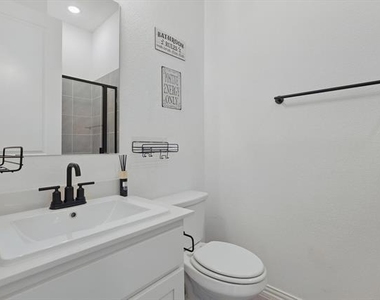 211 Harper Street - Photo Thumbnail 13