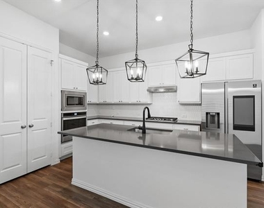 211 Harper Street - Photo Thumbnail 3