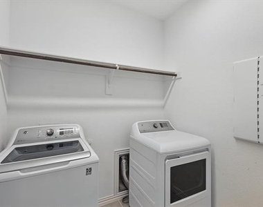 211 Harper Street - Photo Thumbnail 10