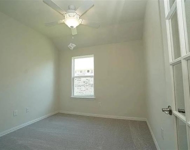3732 Borderdale Lane - Photo Thumbnail 10