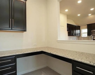 3732 Borderdale Lane - Photo Thumbnail 9