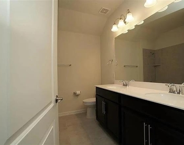 3732 Borderdale Lane - Photo Thumbnail 7