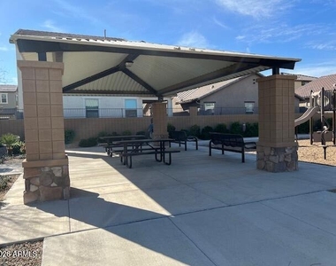 16668 W Sierra Street - Photo Thumbnail 11