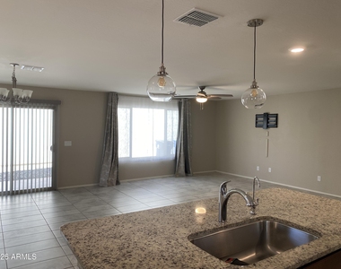 16668 W Sierra Street - Photo Thumbnail 7