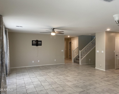 16668 W Sierra Street - Photo Thumbnail 4