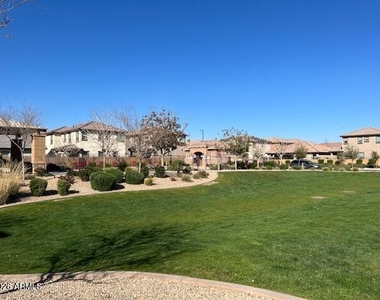 16668 W Sierra Street - Photo Thumbnail 13