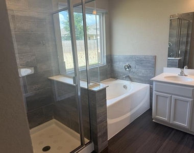 2612 Wesley Avenue - Photo Thumbnail 25