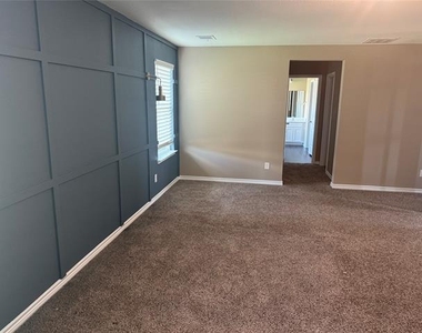 2612 Wesley Avenue - Photo Thumbnail 18