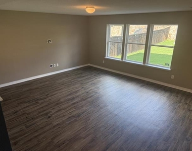 2612 Wesley Avenue - Photo Thumbnail 12