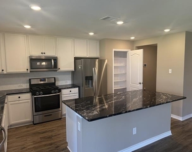 2612 Wesley Avenue - Photo Thumbnail 1