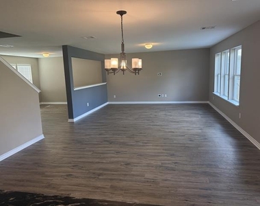 2612 Wesley Avenue - Photo Thumbnail 9