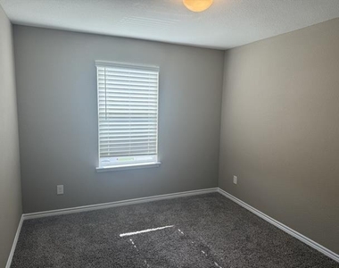 2612 Wesley Avenue - Photo Thumbnail 26