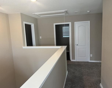 2612 Wesley Avenue - Photo Thumbnail 13