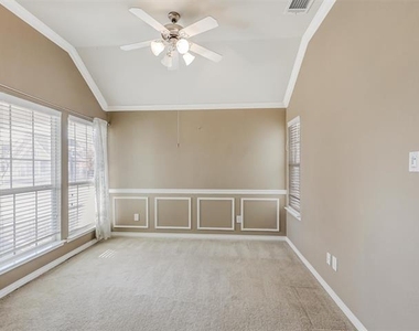 1201 Hayden Lane - Photo Thumbnail 5