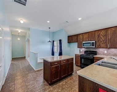 1201 Hayden Lane - Photo Thumbnail 13