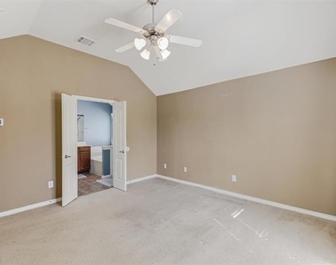 1201 Hayden Lane - Photo Thumbnail 7