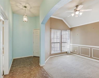 1201 Hayden Lane - Photo Thumbnail 4
