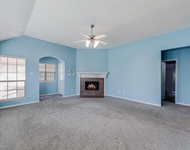1201 Hayden Lane - Photo Thumbnail 19