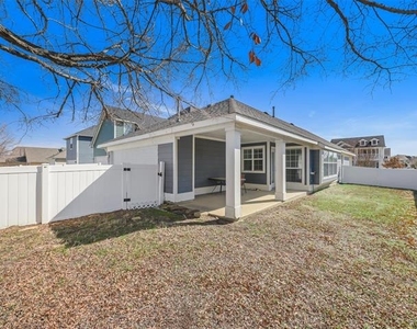 1201 Hayden Lane - Photo Thumbnail 26