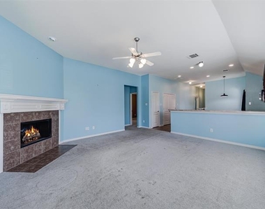 1201 Hayden Lane - Photo Thumbnail 18