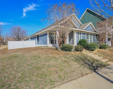 1201 Hayden Lane - Photo Thumbnail 2