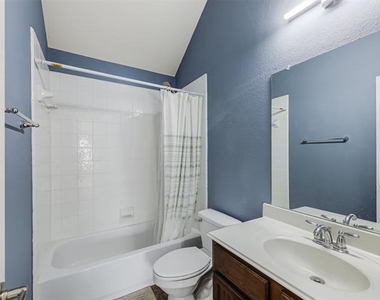 1201 Hayden Lane - Photo Thumbnail 22
